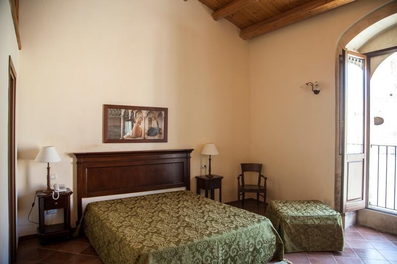 Hotel Feudo Bauly 4*